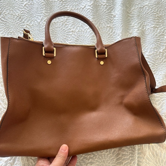 Used Michael Kors Medium Kellen in Saffiano Leather - Picture 3 of 15